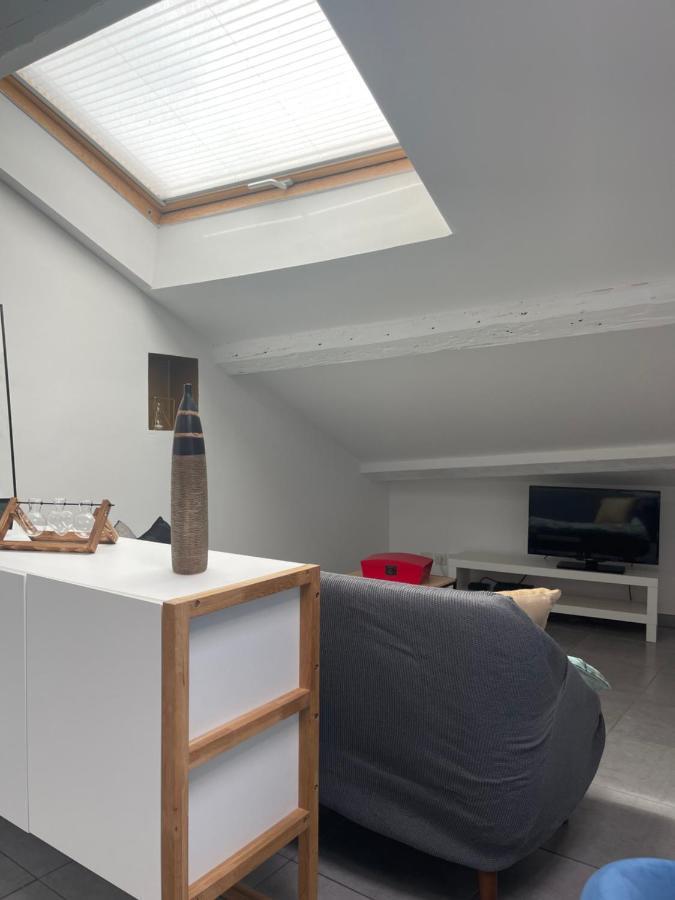 Appartement Climatise Centre-Ville De Narbonne Dans Comble 4 Couchages Exterior photo